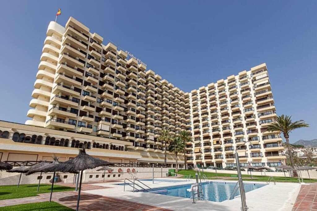 797 Holiday Rentals- Apartamento en Aloha Playa frente al mar Benalmádena Exterior foto