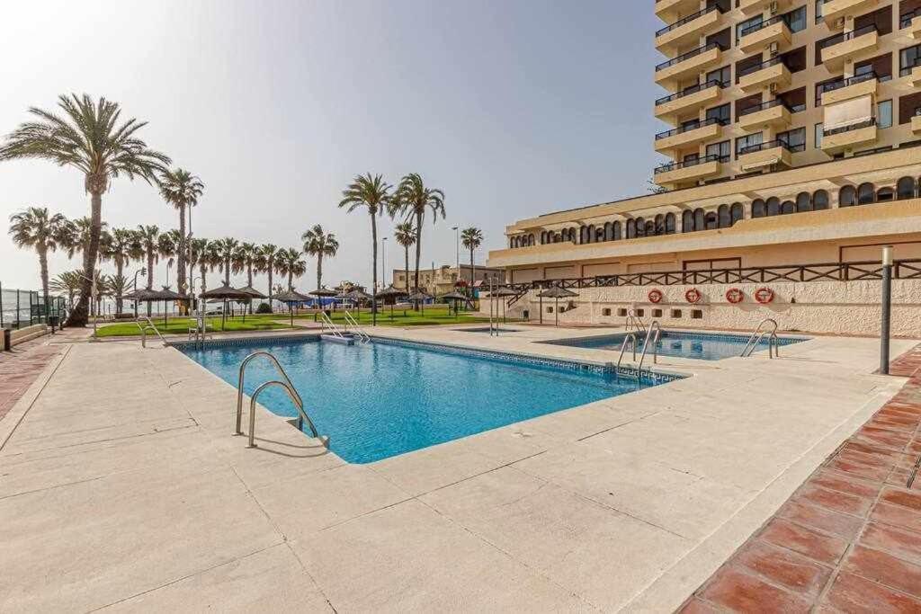 797 Holiday Rentals- Apartamento en Aloha Playa frente al mar Benalmádena Exterior foto