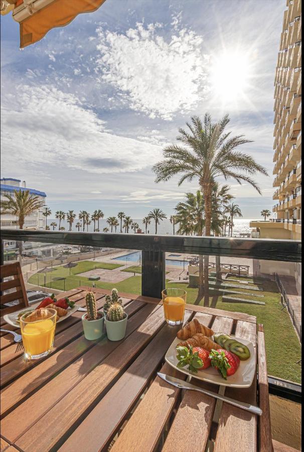 797 Holiday Rentals- Apartamento en Aloha Playa frente al mar Benalmádena Exterior foto