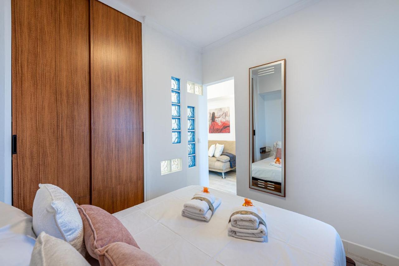 797 Holiday Rentals- Apartamento en Aloha Playa frente al mar Benalmádena Exterior foto